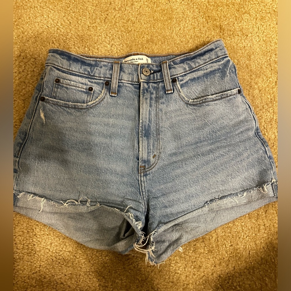 Abercrombie Curve Love Mom Short size 25